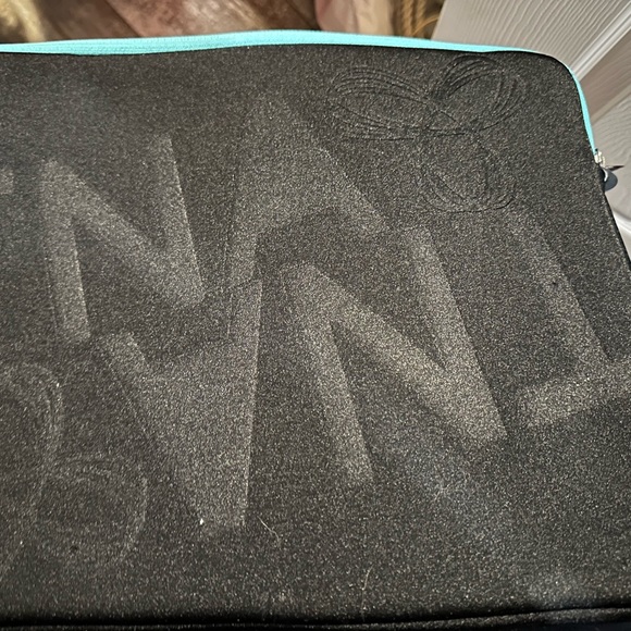 TNA Laptop 15” Case. - Picture 2 of 6